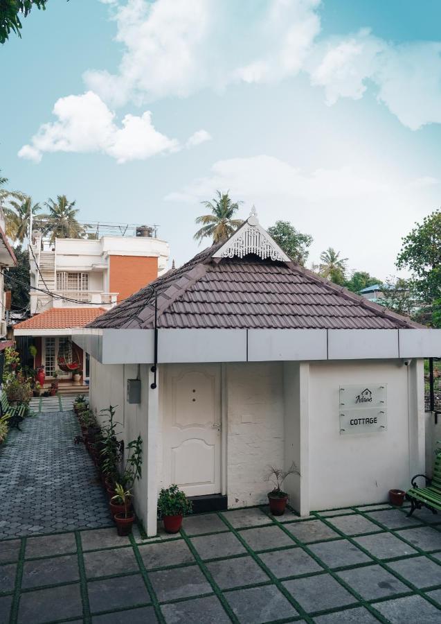 Adams Cottage Kochi Exteriör bild